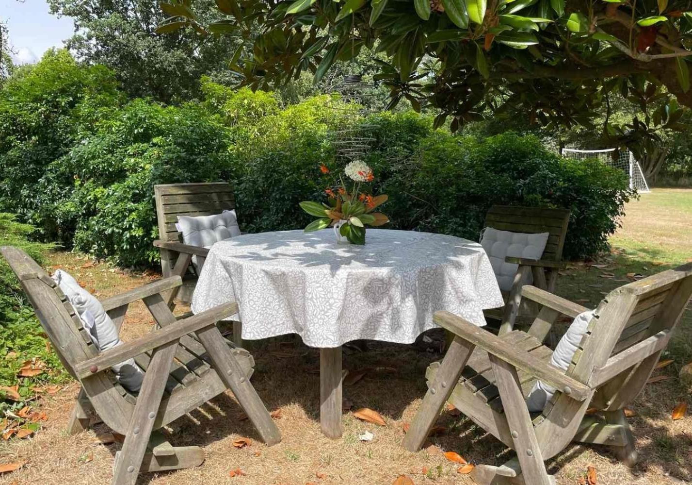 Unique & Rural Child Friendly Annexe With Large Gardens, Games & Tennis Court - Chichester Holiday Properties Екстериор снимка