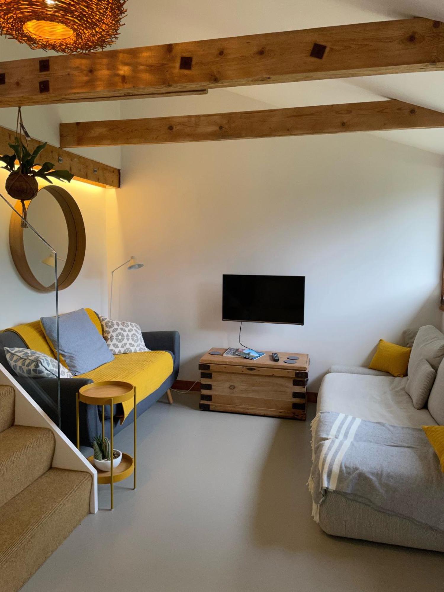 Unique & Rural Child Friendly Annexe With Large Gardens, Games & Tennis Court - Chichester Holiday Properties Екстериор снимка