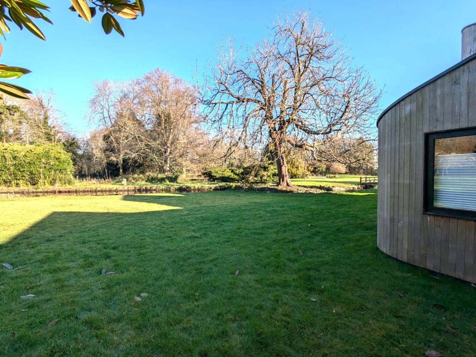 Unique & Rural Child Friendly Annexe With Large Gardens, Games & Tennis Court - Chichester Holiday Properties Екстериор снимка