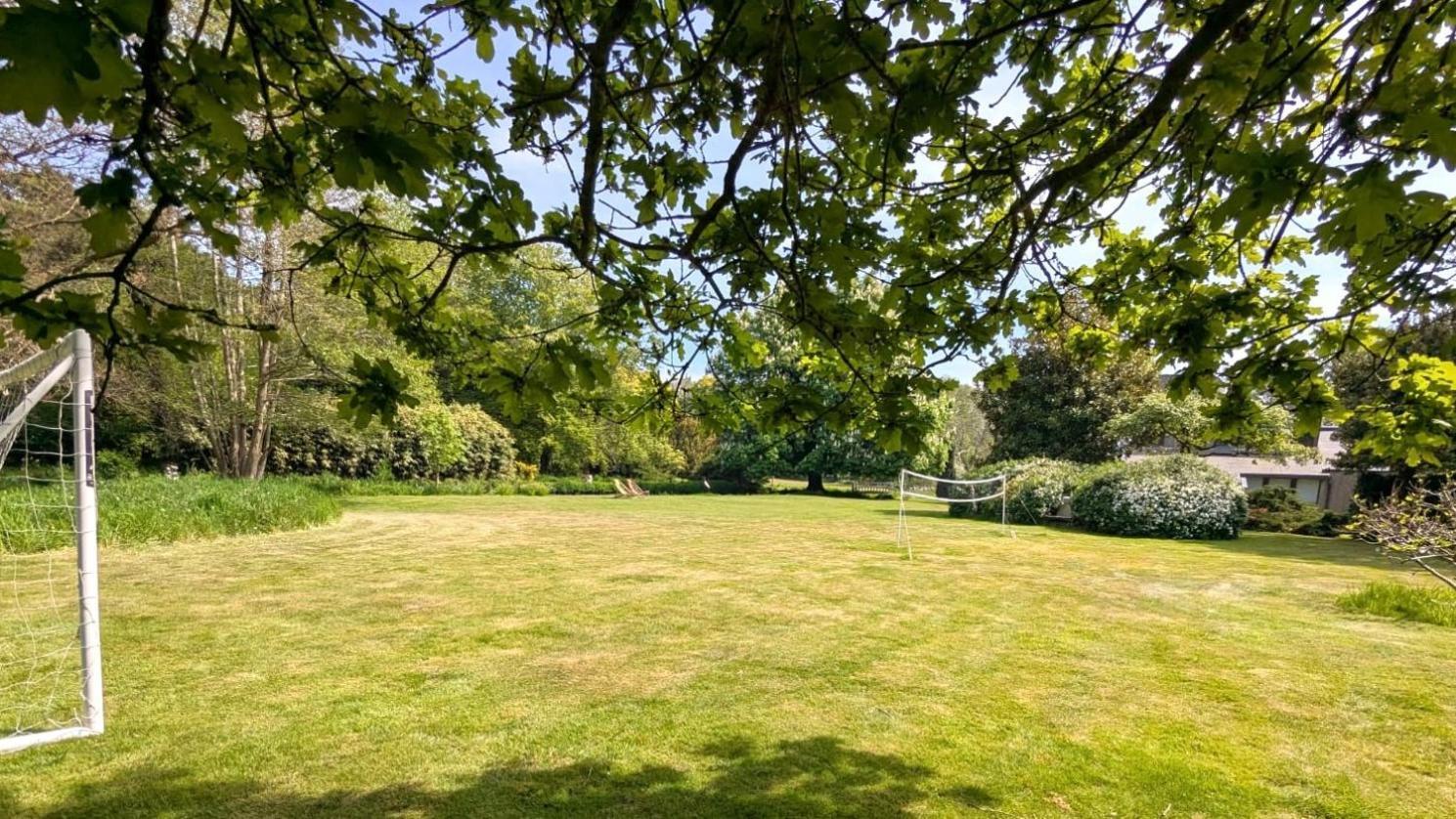 Unique & Rural Child Friendly Annexe With Large Gardens, Games & Tennis Court - Chichester Holiday Properties Екстериор снимка